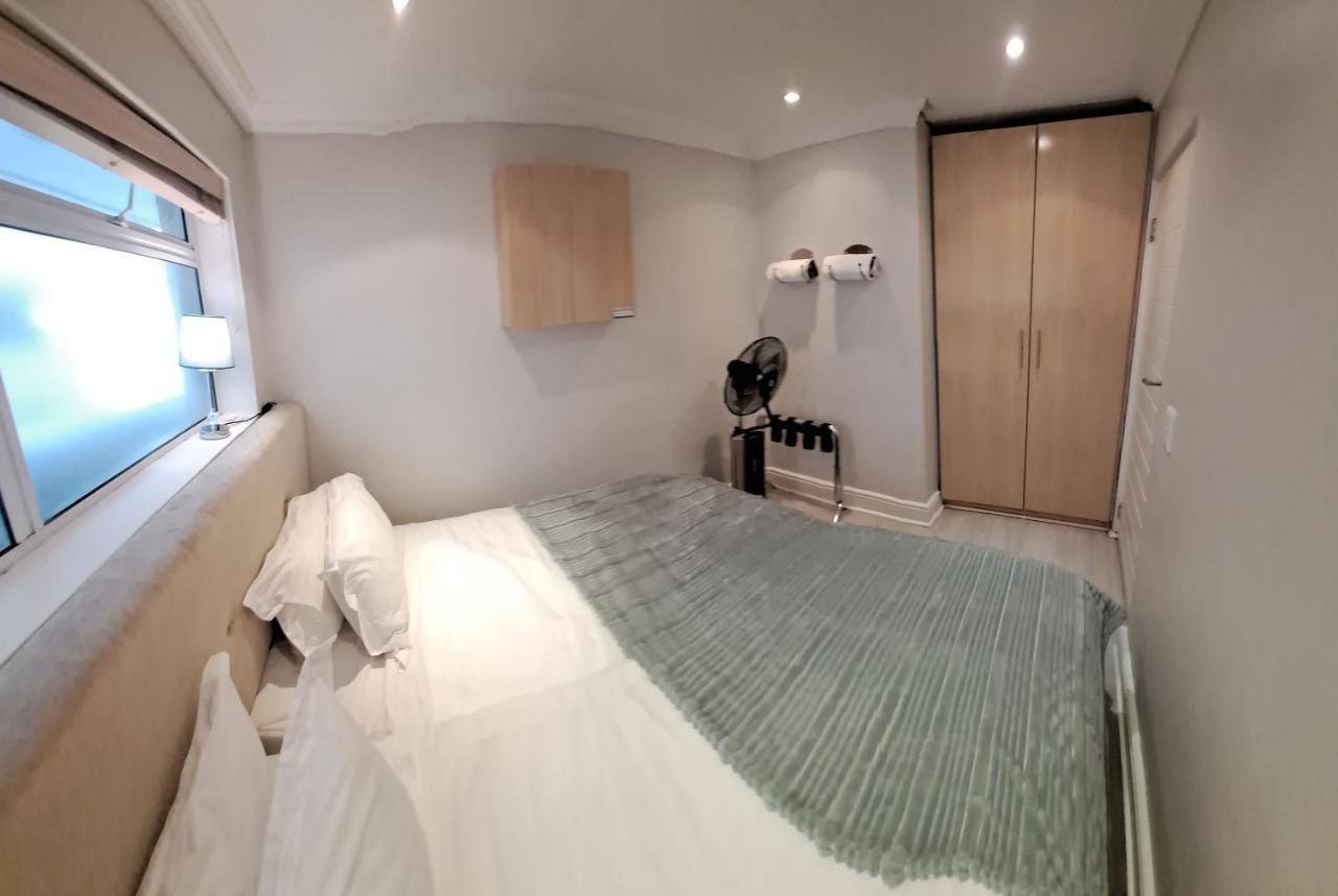 3 Bedroom Sea Facing Family Apartment Cape Town Moullie Point Esterno foto