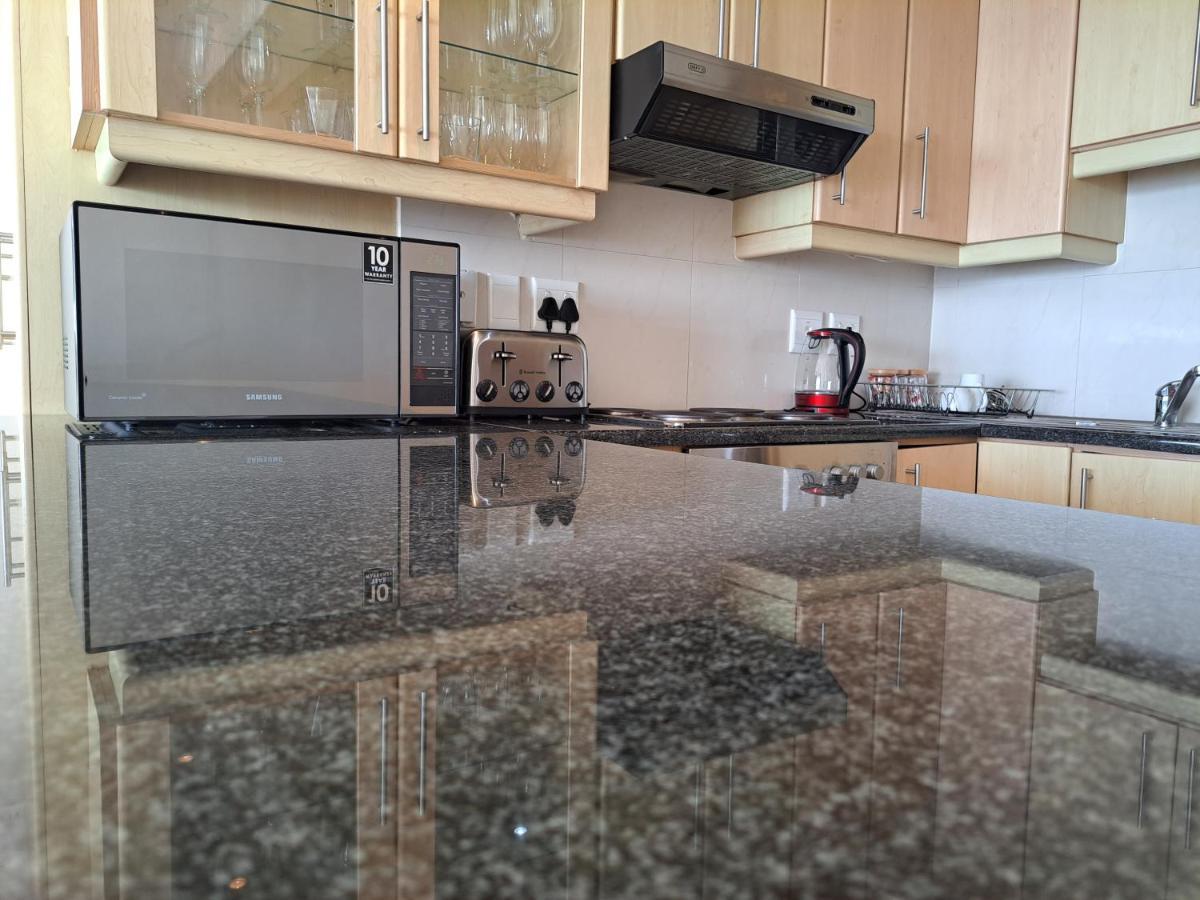 3 Bedroom Sea Facing Family Apartment Cape Town Moullie Point Esterno foto